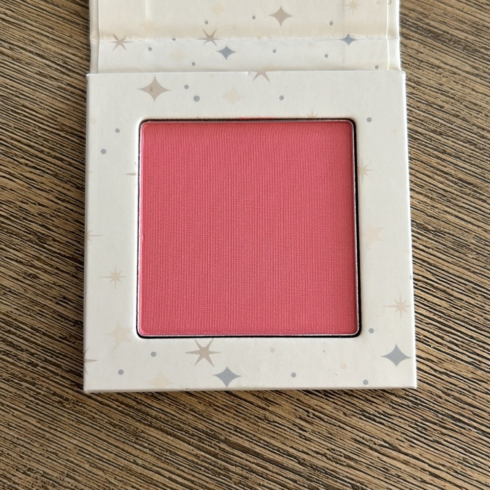 +FREE! Gift w/ Purchase! NEW Pink Mini Powder Blush - Picture 7 of 8